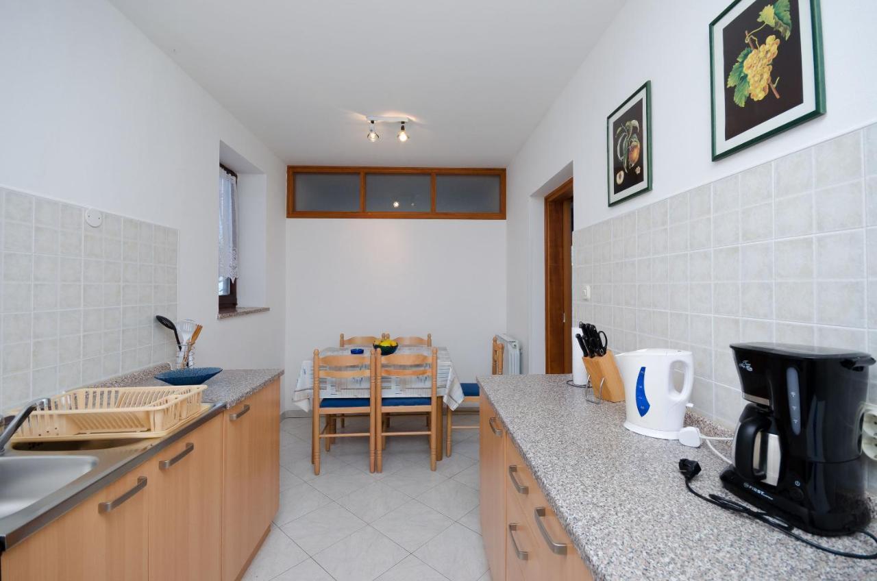 Apartments Slavica Rabac Eksteriør bilde